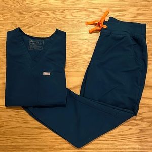 Deep Reef FIGS Scrubs Set